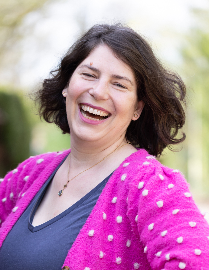 Gisela Knobel lacht positiv in die Kamera